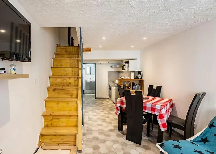 Maison Atypique Dans Circulade 아파트 *