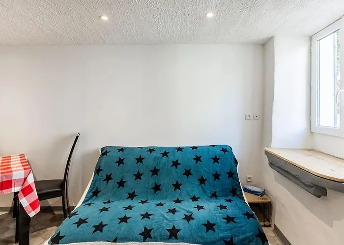 아파트 Maison Atypique Dans Circulade Bram